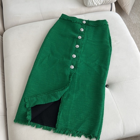 ZARA PENCIL TWEED SKIRT WITH RHINESTONE BUTTONS - Picture 8 of 12